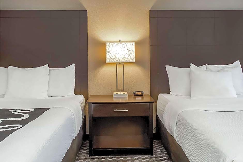 La Quinta Inn & Suites by Wyndham Oshkosh