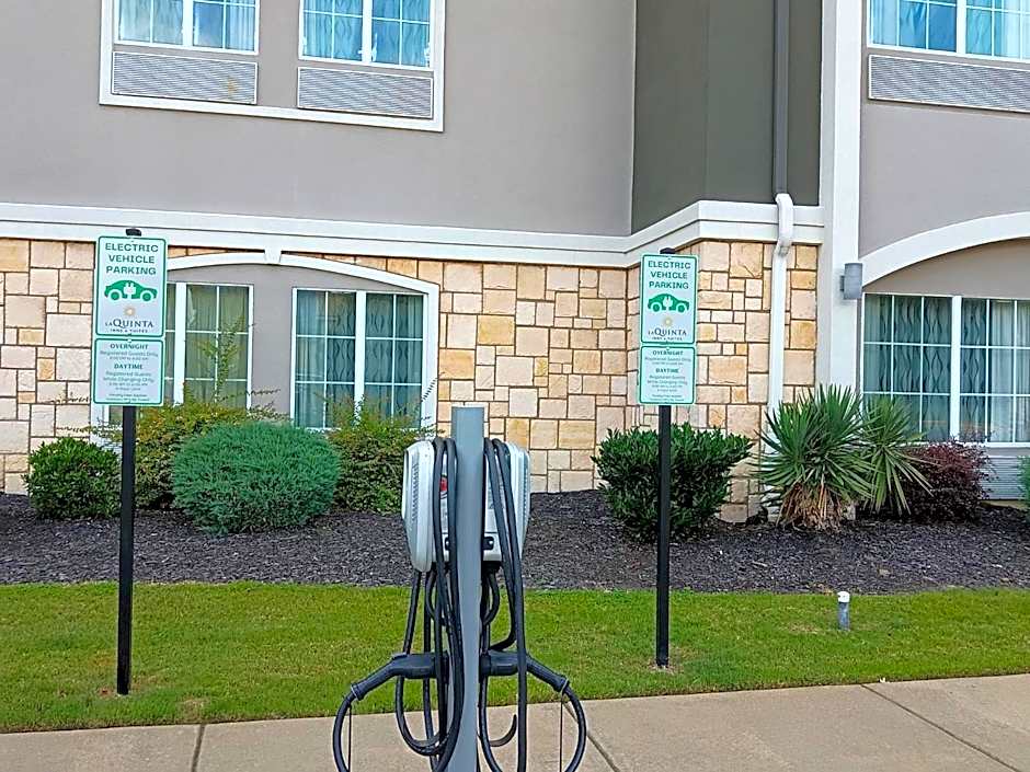 La Quinta Inn & Suites by Wyndham Little Rock - Bryant