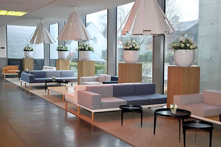D-Hotel