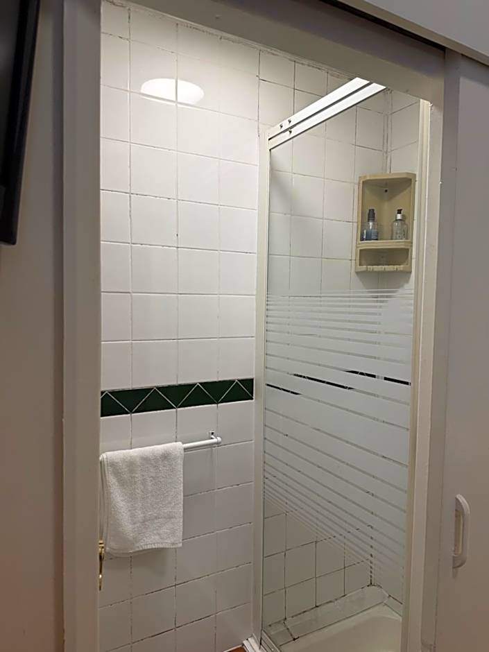 Oakwood Bed and Breakfast Heathrow