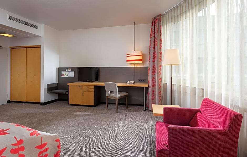 Holiday Inn Frankfurt Airport - Neu-Isenburg By IHG