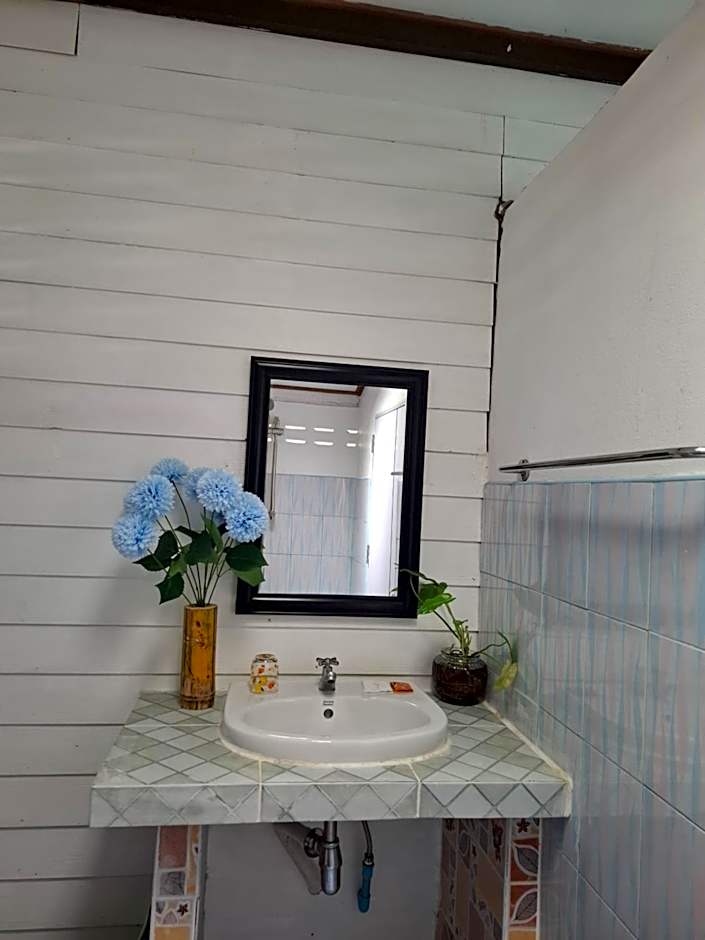 Baan Suan Kayoo 2 Buffalo Bay Aow Khao Kwai