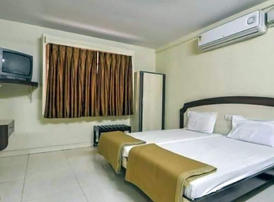 Hotel Maya Deluxe