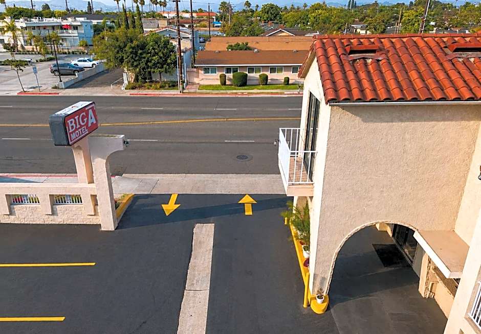 Big A Motel & Suites Near Disneyland Orange County