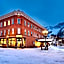 Independence Square Lodge by Frias