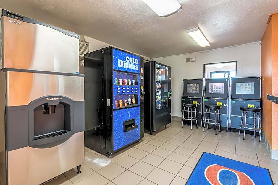 Motel 6-Lumberton, NC