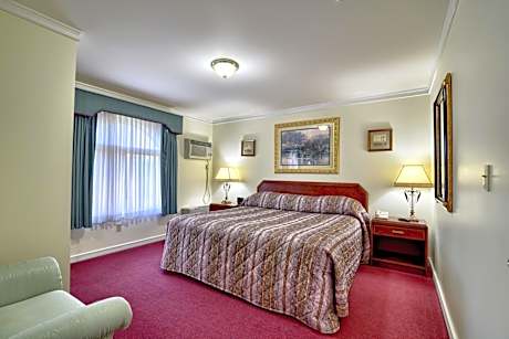 Executive  King Suite - Office Main Building