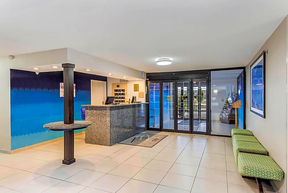 The Blu Hotel Blue Ash Cincinnati, an Ascend Collection Hotel