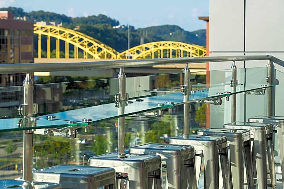 AC Hotel by Marriott Pittsburgh Downtown