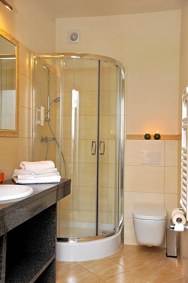 Hotel Sandro Silver & Spichlerz Antoniny