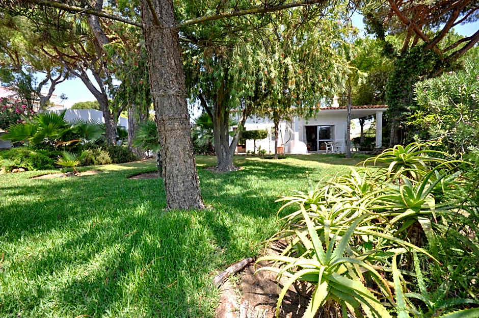 Delightful single-storey villa, private pool, free air conditioning and wifi