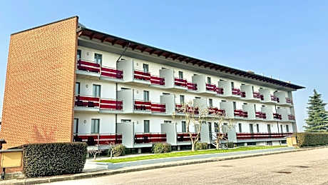 Touring Hotel