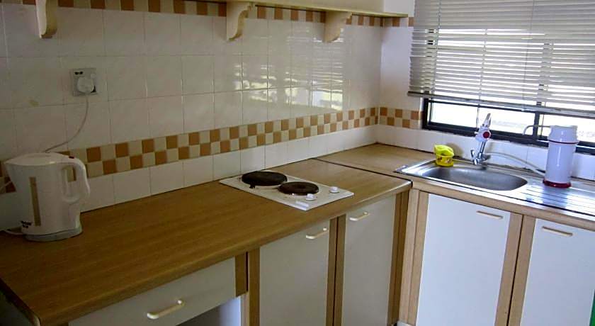 Paradise Lagoon Apartment