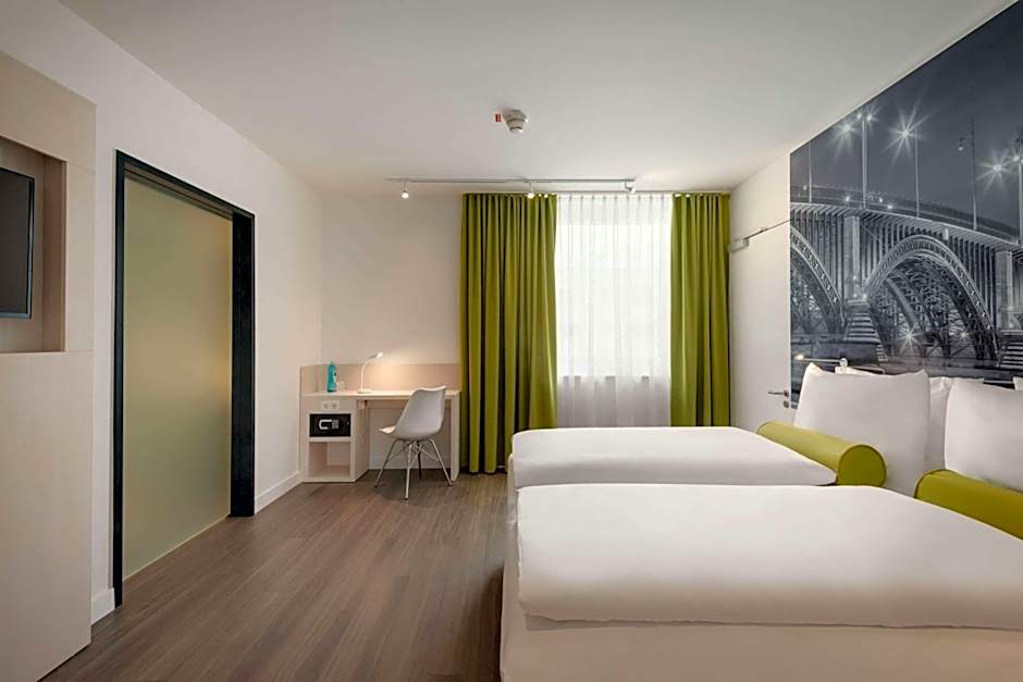 Super 8 by Wyndham Mainz Zollhafen