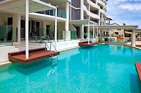 Waters Edge Apartments