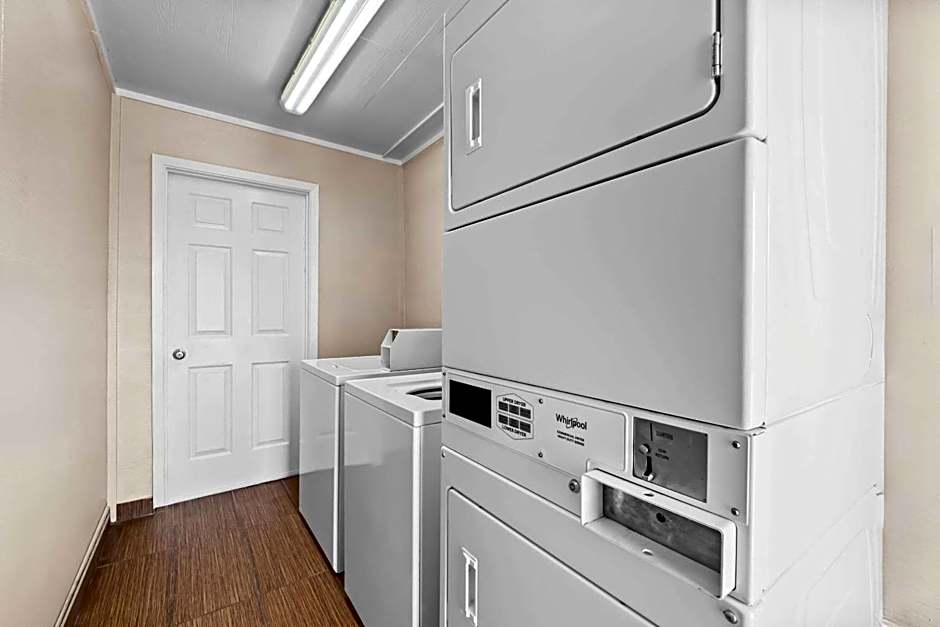 Quality Inn & Suites Port Lavaca near Lighthouse Beach