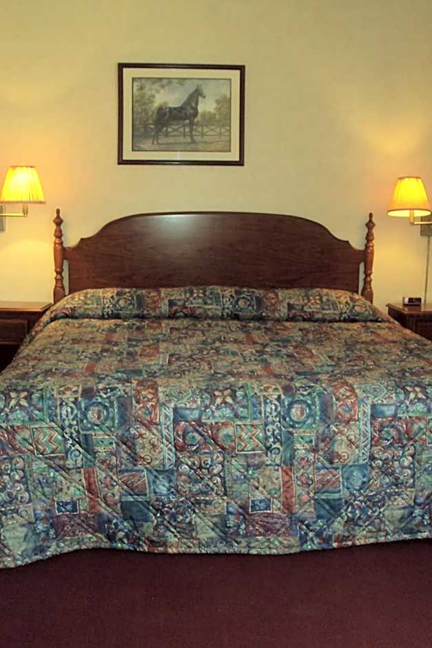 Photo 1 of 4 of 1 King Bed, Jetted Tub, Nonsmoking