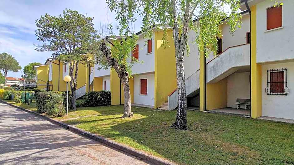 Apartment for 6 People With Shared Pool Close to the Sea - By Beahost Rentals