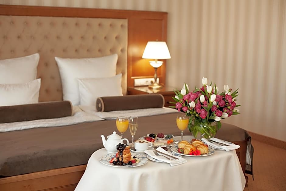 Nadiya Hotel