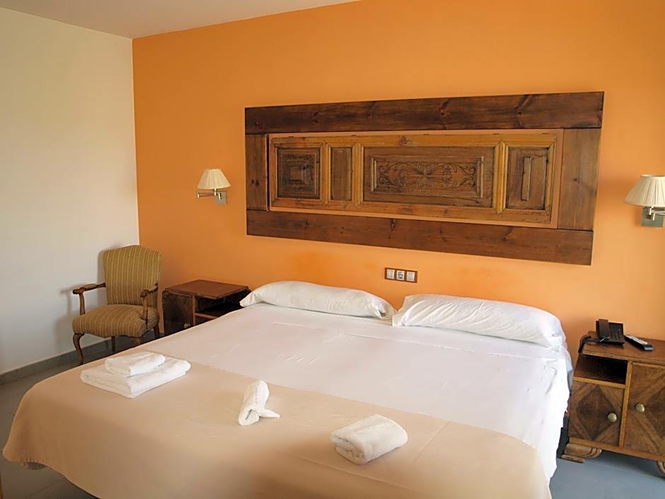 Hotel Rural La Alcanacia