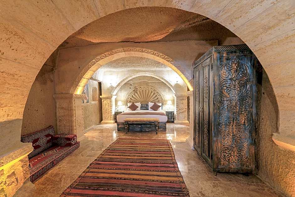 Doctor's Cave Suites