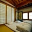 Gallery Jin Hanok Guesthouse