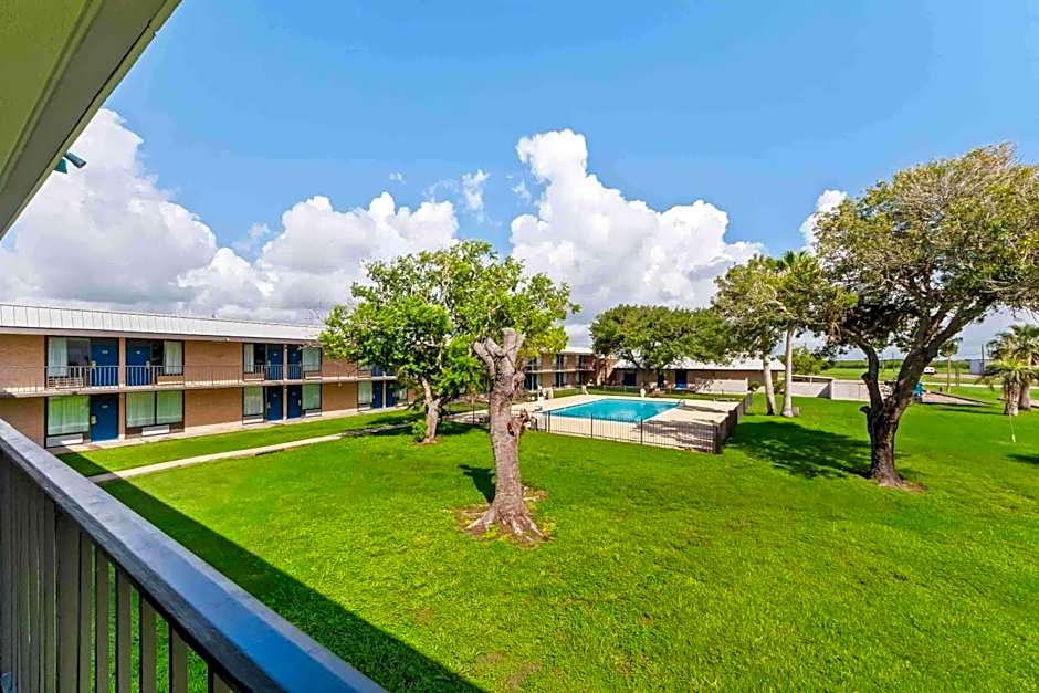 Studio 6 Port Lavaca, TX