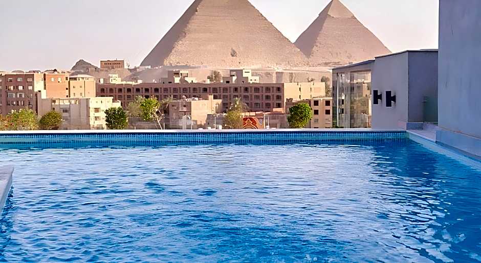 Pyramid Front Hotel