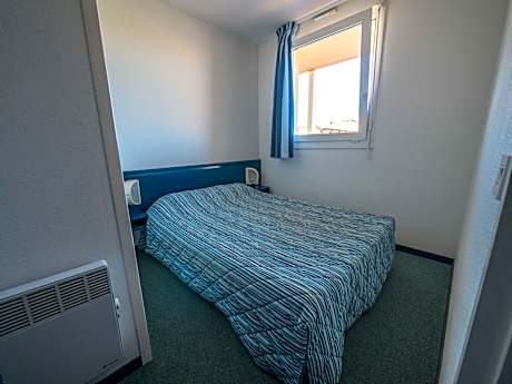 One-Bedroom Apartment (6 Adults)