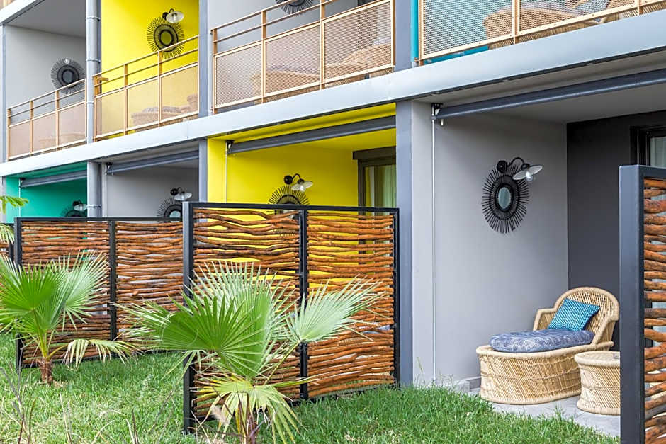 Dina Morgabine Saint Gilles