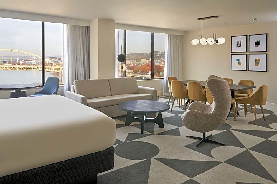 Sheraton Pittsburgh Hotel At Station Square