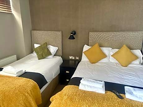 Family room-Ensuite with Shower