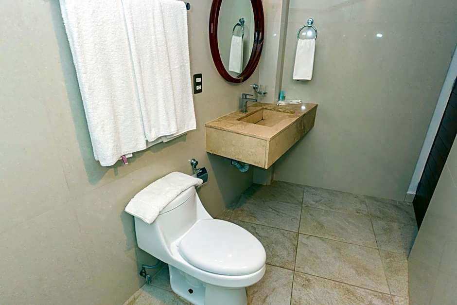 LA LOMA SUITES