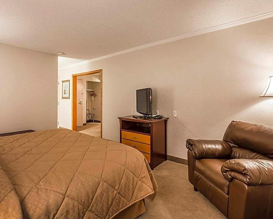 Quality Inn & Conference Centre Red Deer - 50th Avenue