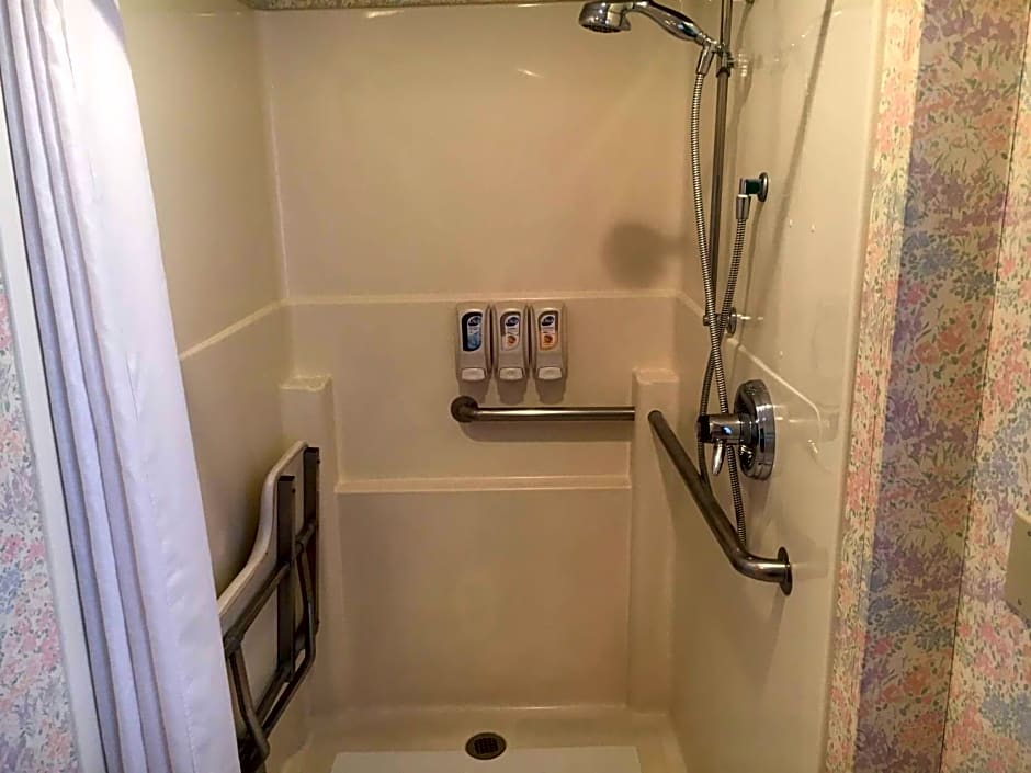 RiverTree Inn & Suites