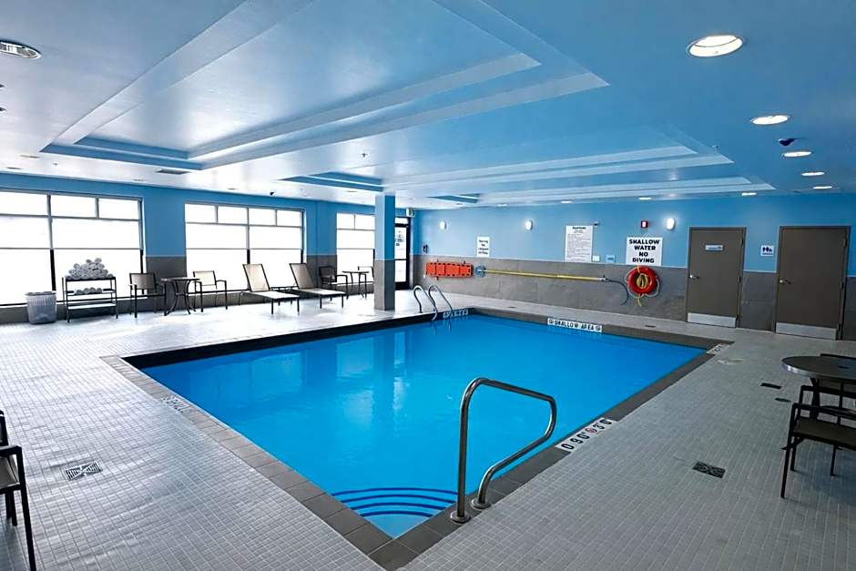 Holiday Inn Express & Suites Ottawa West - Nepean by IHG