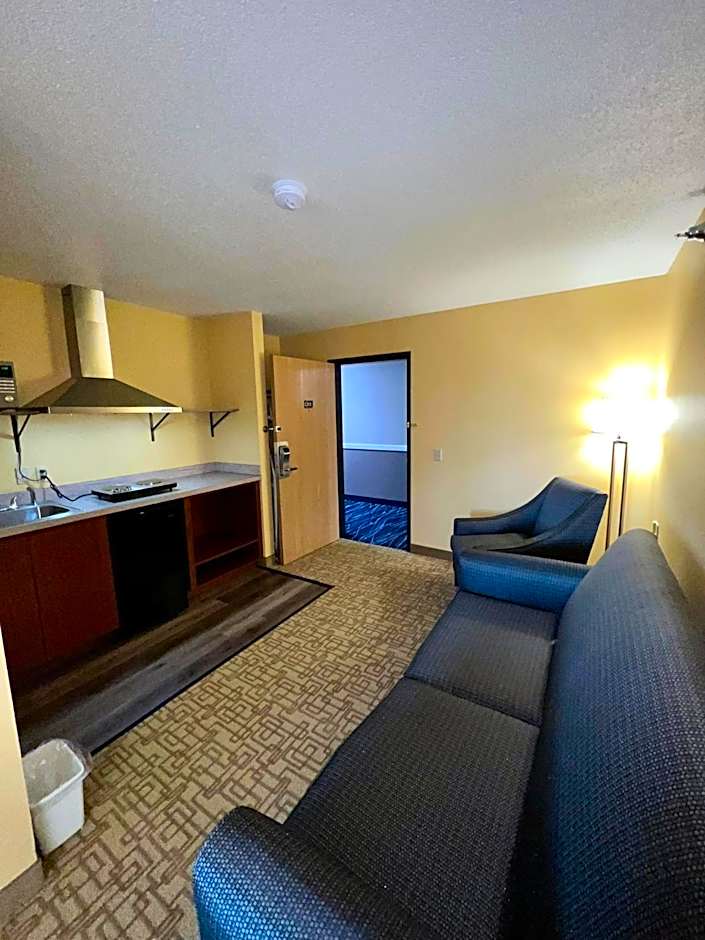 Super 8 by Wyndham Jackson MN