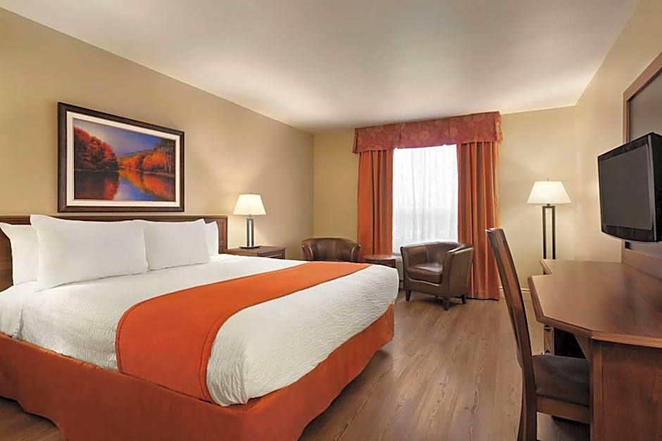 Days Inn by Wyndham Levis