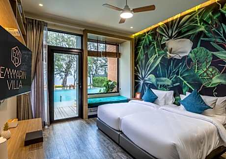 Twin Room with Pool View