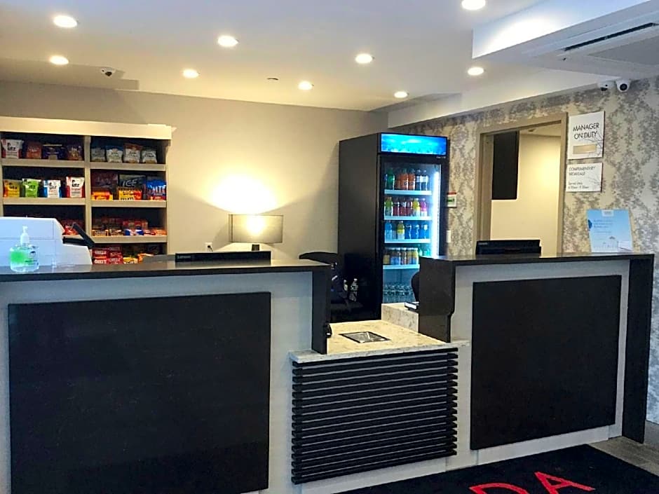 Ramada by Wyndham Bronx Terminal