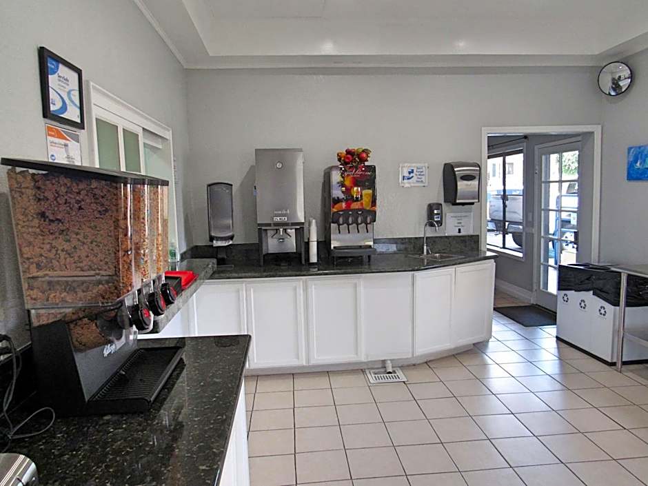 Capri Suites Anaheim