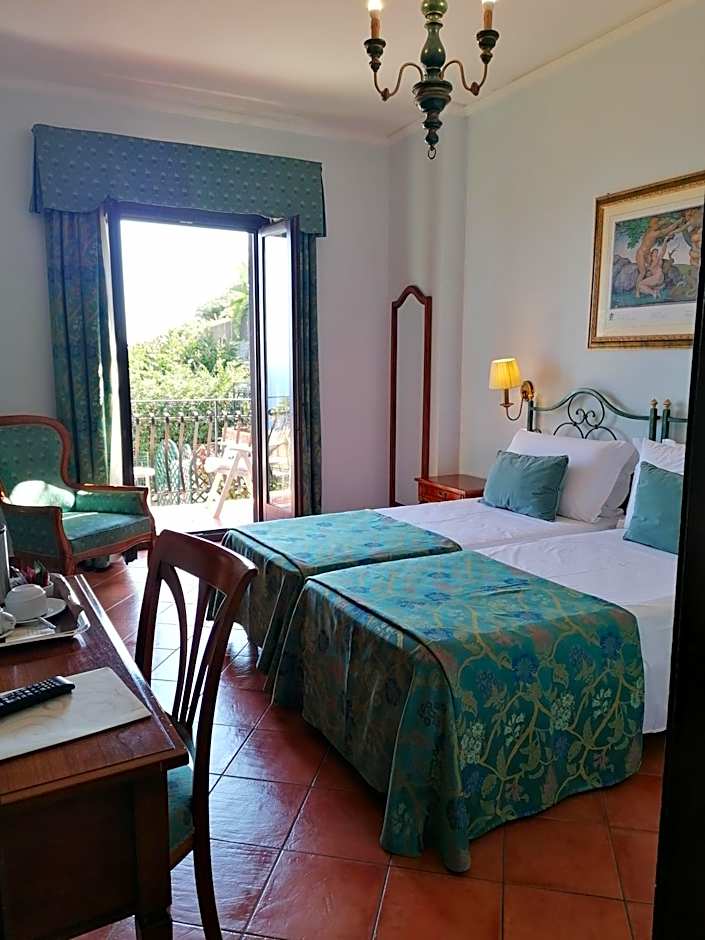 Hotel Sirius