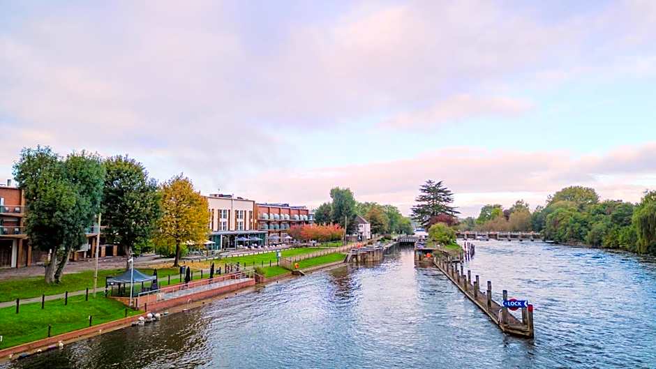 The Runnymede-On-Thames