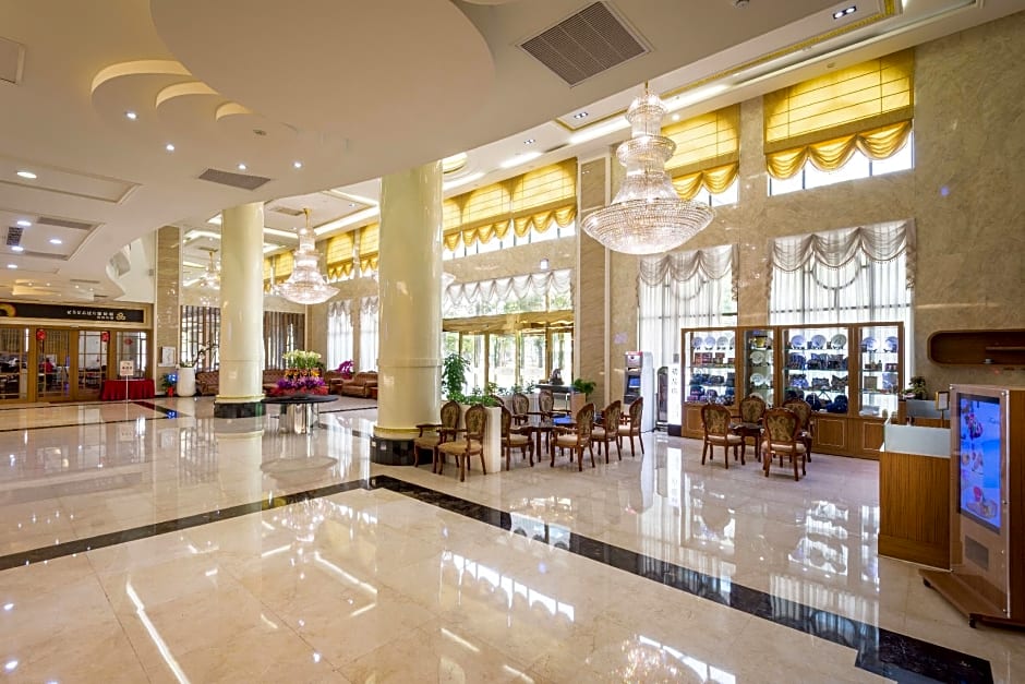 Royal Chiayi Hotel