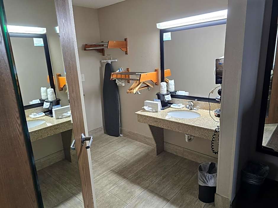 Baymont by Wyndham Janesville