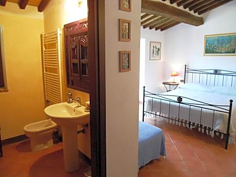 Two-Bedroom Apartment (4 Adults)