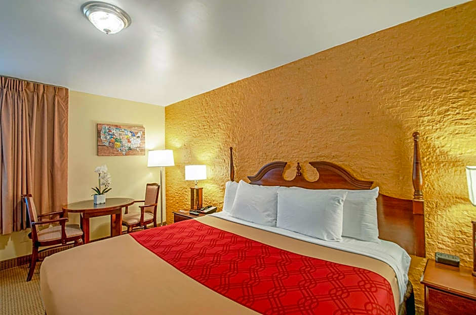 Econo Lodge Metro