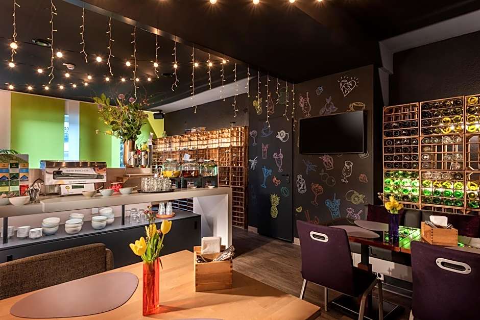 greet Berlin Alexanderplatz