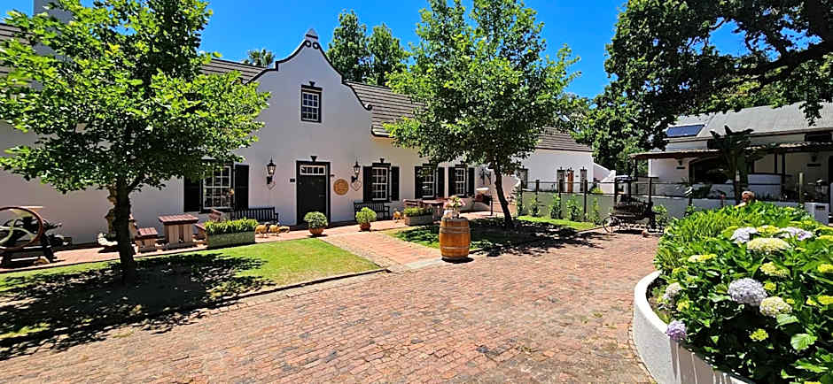 De Leeuwenhof Estate