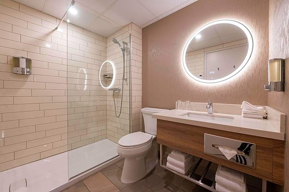 Hôtel & Suites Le Dauphin Québec